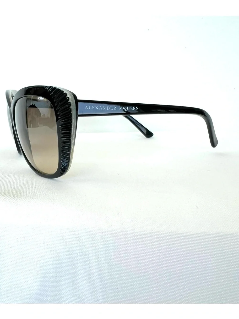 ALEXANDER MCQUEEN AMQ 4178/S Cat Eye Brown Gradient Lense Black Frame Sunglasses